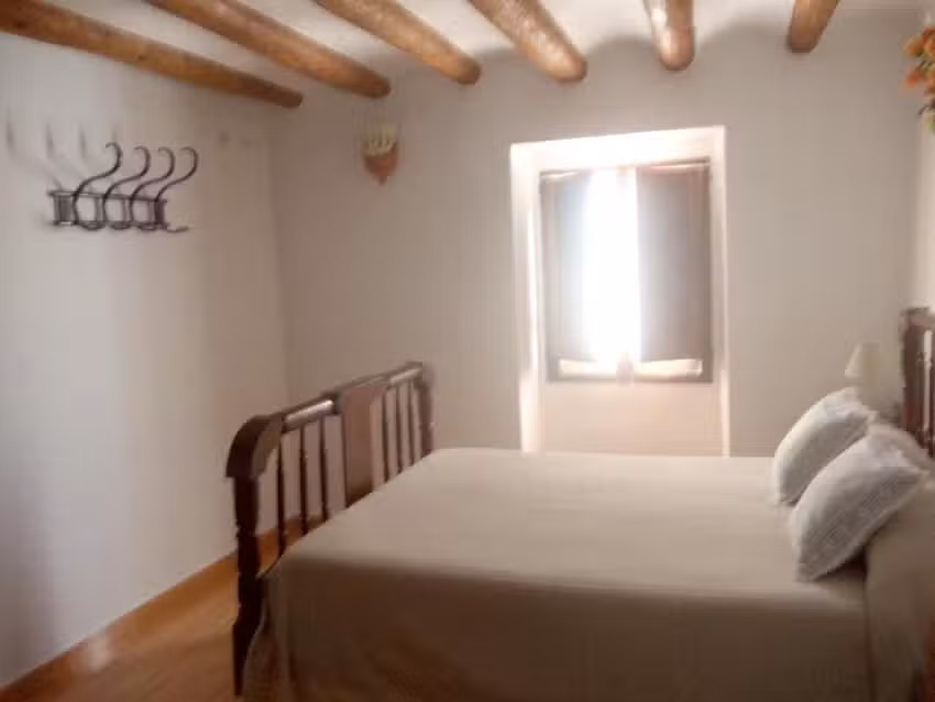 3 bedrooms house with city view balcony and wifi at Godall