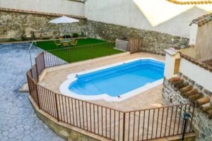 A – Apartamento elegante con piscina compartida
