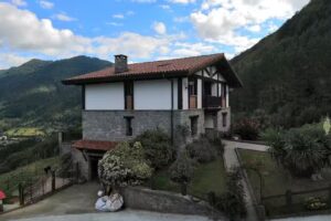 Akei – Basque Stay