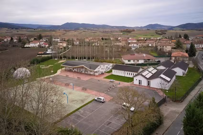 Albergue juvenil Espejo / Espejoko gazte aterpetxea