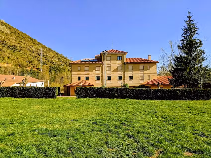 Albergue Juvenil Ezcaray «Molino Viejo» SOLO GRUPOS