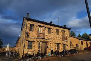 Albergue Monte Irago