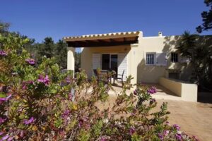 Allotjaments Turístics Adelina