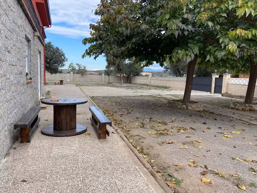 ALOJAMIENTO / LES OLIVERES