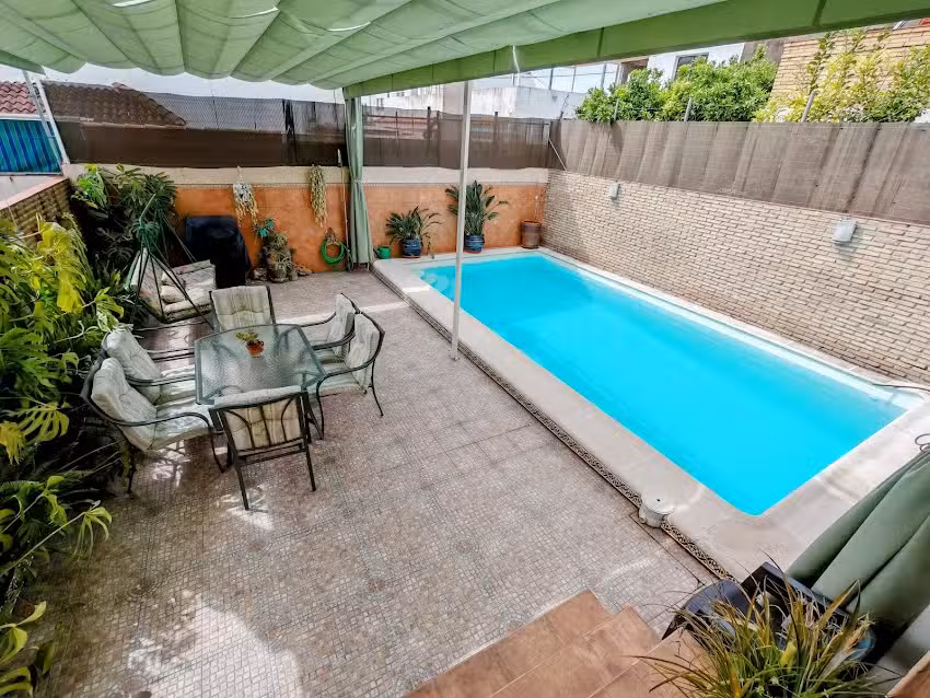 Alojamiento turístico «A un metro Sevilla»