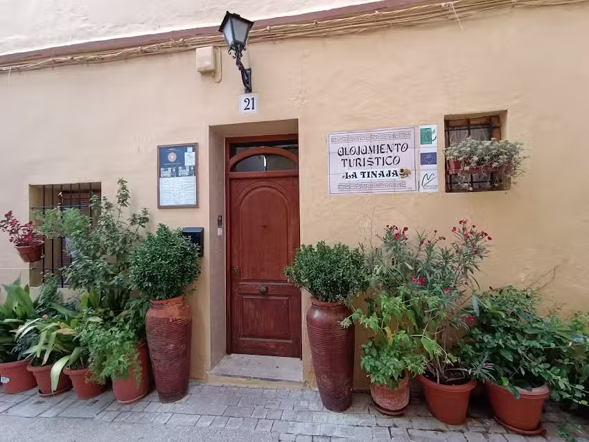 Alojamiento Turistico La Tinaja-Requena