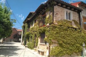 ALOJAMIENTOS LA IGLESIA