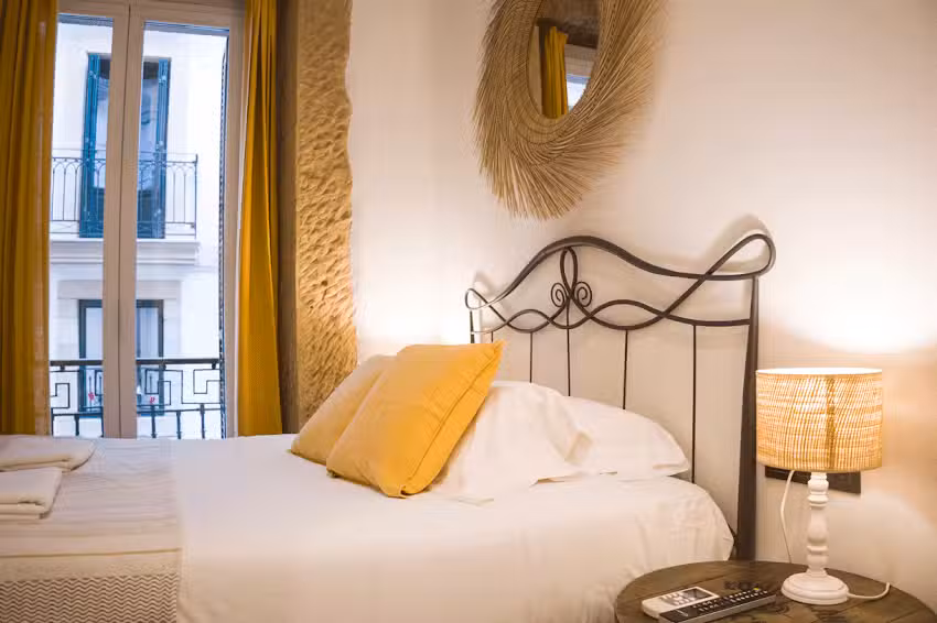 Amona Teresa Guesthouse I Alojamiento Boutique en la Parte Vieja