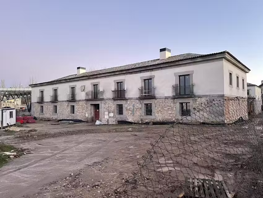 Antiguo Parador Nacional de Villacastín (1961-1983) (En rehabilitación)