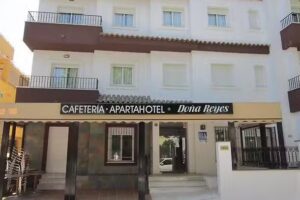 Apartahotel Doña Reyes