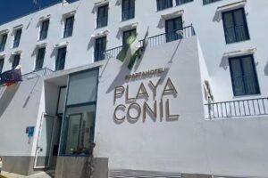 Apartahotel Rompeolas