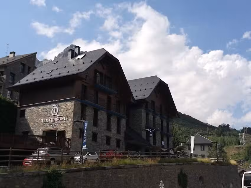 Apartahotel Tres Quiñones