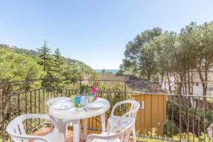 Apartamento Carena con piscina- Belvilla by Oyo