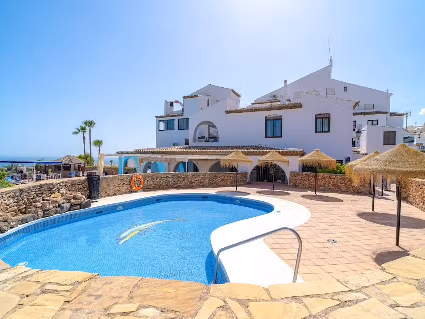 Apartamento con vistas al mar y terraza- Belvilla by Oyo