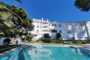 Apartamento con vistas en Altea. Piscina y parking