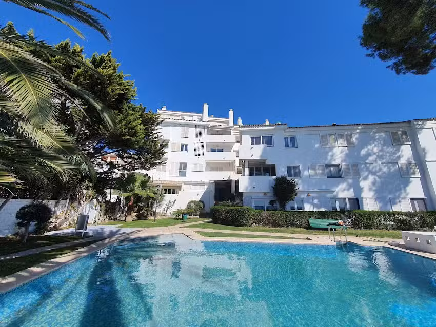 Apartamento con vistas en Altea. Piscina y parking