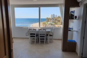 Apartamento en la orilla de Calahonda