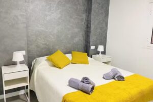 Apartamento en Málaga junto a estación de metro by MO