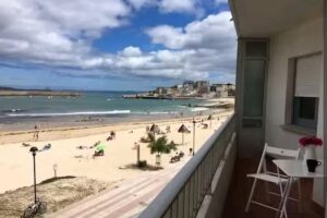 Apartamento Encima de la Playa. San Cibrao (Lugo)
