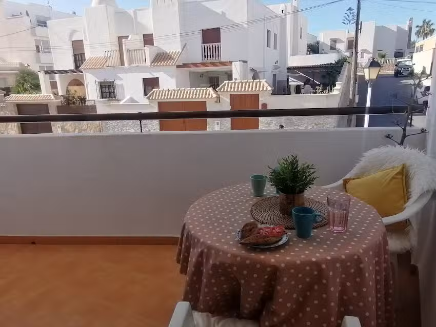 Apartamento LA PITA. Terraza con vistas al mar, a 1 min de la playa & garaje