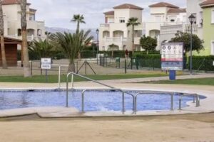 Apartamento naturista con jardín.