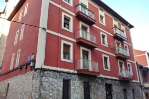 Apartamento turístico Barakaldo -Acogedora buhardilla próxima al BEC y a 15 min BILBAO