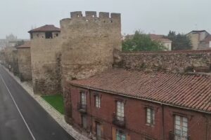 Apartamento Turístico La Muralla