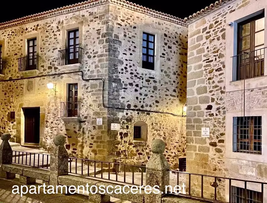 APARTAMENTOS CÁCERES