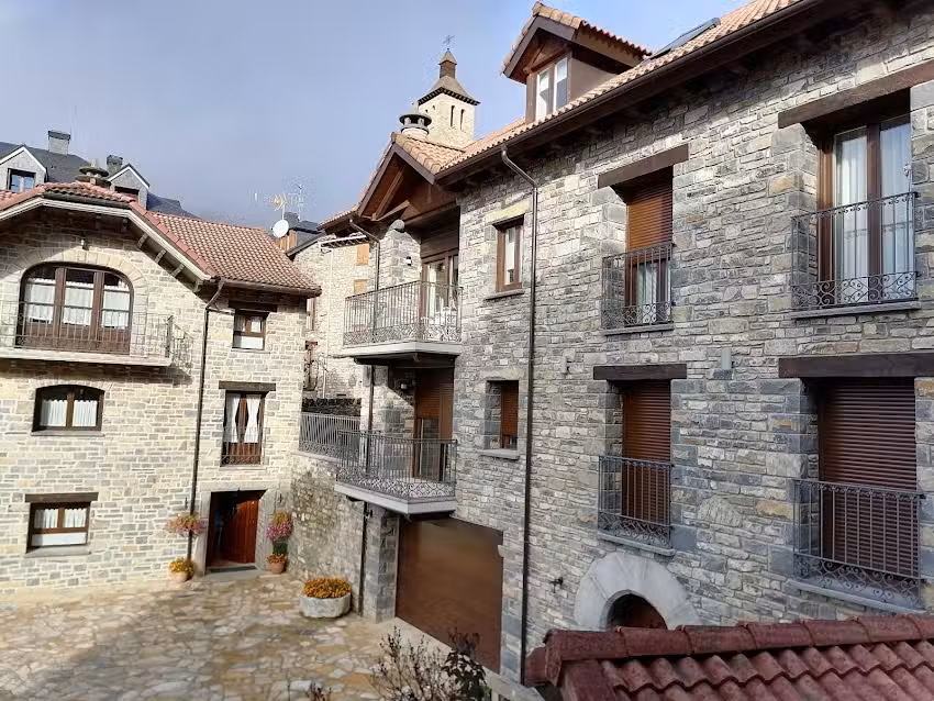 Apartamentos Casa Isabalé | Biescas