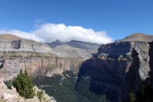 Apartamentos Casa Pueyo