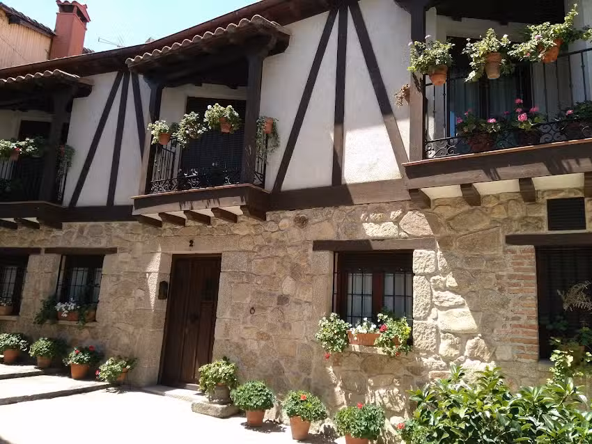 Apartamentos CascoViejo Candeleda