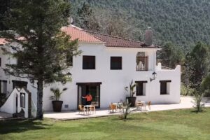 Apartamentos Cortijo Peñardera – Tu refugio de Montaña