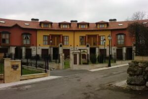 Apartamentos El Bosquin