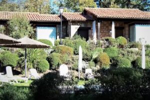 Apartamentos El Roble