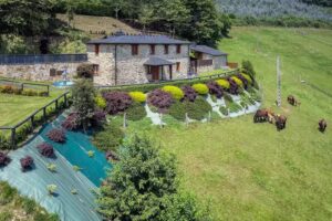 Apartamentos El Vellal