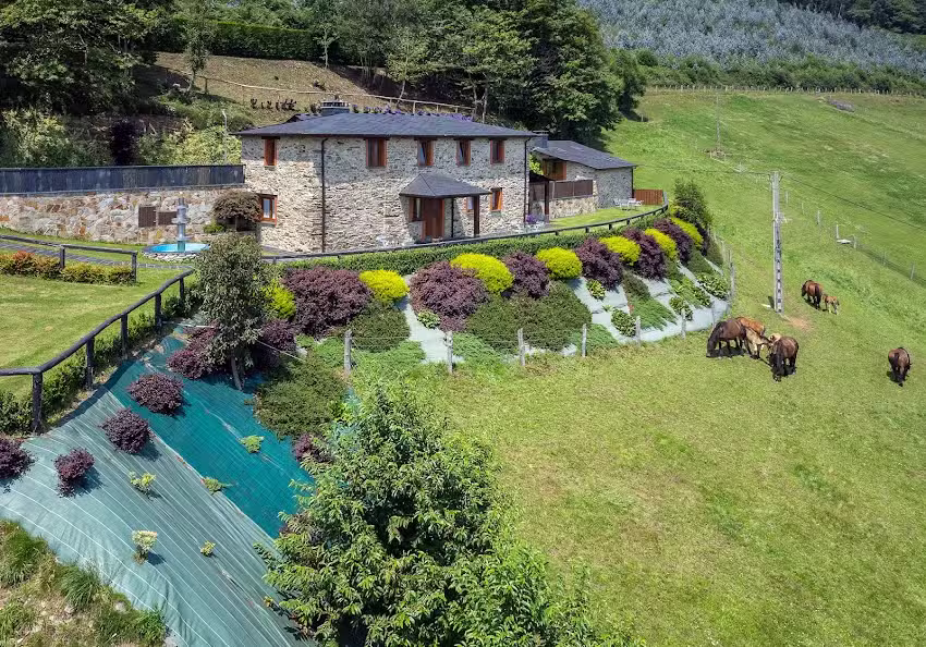 Apartamentos El Vellal