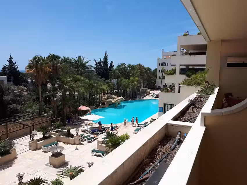 Apartamentos Guadalpin Boutique