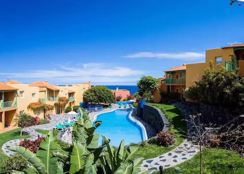 Apartamentos La Caleta