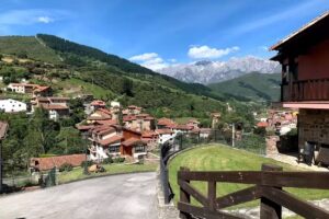 Apartamentos La Montaña