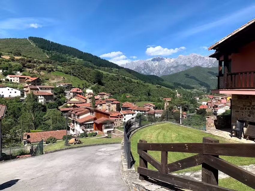 Apartamentos La Montaña