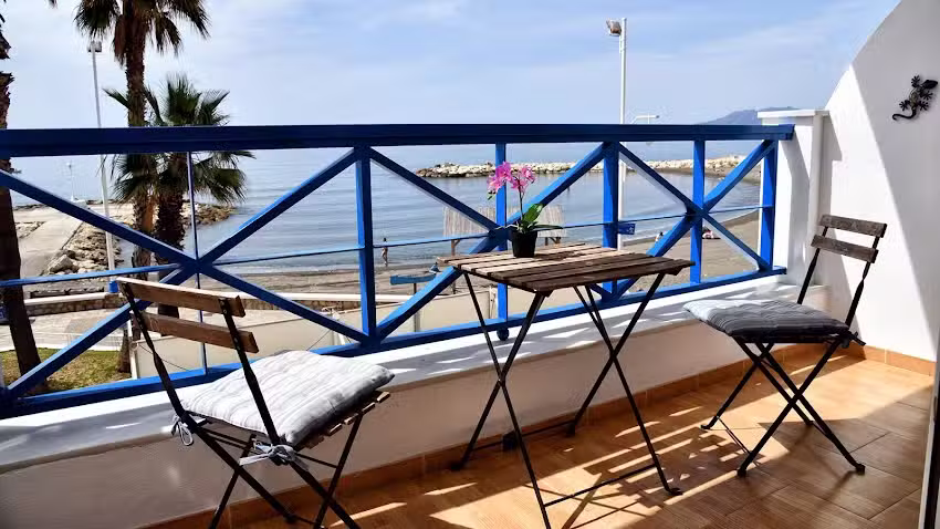 Apartamentos La Perla Azul