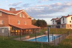 Apartamentos La Pradera de Isla