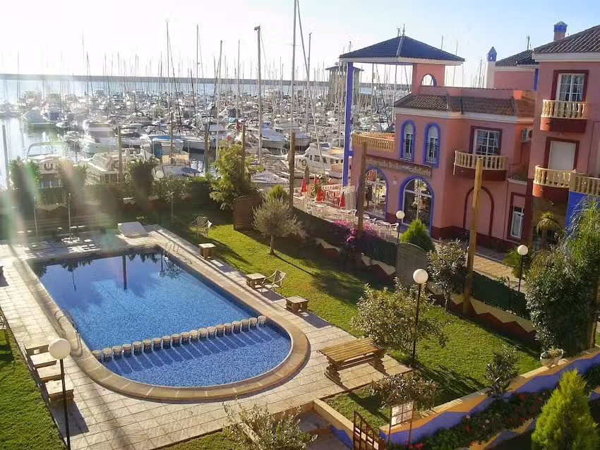 Apartamentos Marina Internacional