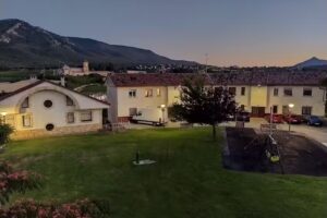 APARTAMENTOS MONTEJURRA