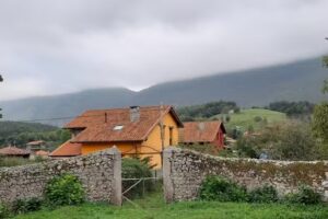 Apartamentos Rurales la Lloberiza