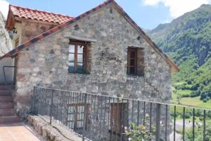 Apartamentos Rurales La Pinietsa