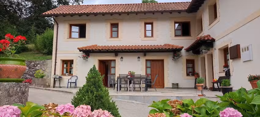 Apartamentos Rurales La Taberna