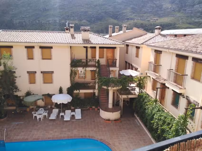 APARTAMENTOS RURALES VALLE DEL GUADALQUIVIR ( Quercus Valle del Guadalquivir S.L))