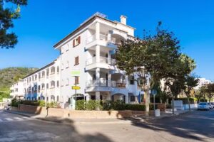 APARTAMENTOS SA TORRE Y Rent A Car Sureda Mas
