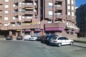 Apartamentos Turísticos Puerta de León